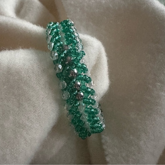 Green and Silver Seed Bead Bracelet with Toggle Clasp - Picture 4 of 6